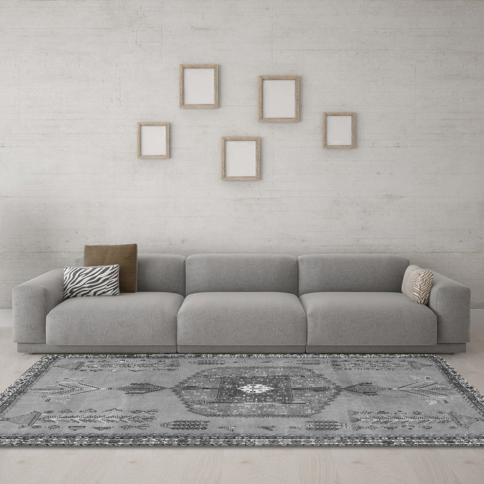 Machine Washable Persian Gray Traditional Rug in a Living Room,, wshtr2823gry