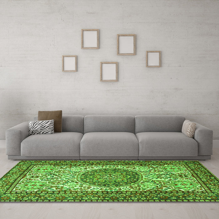 Machine Washable Persian Green Traditional Area Rugs in a Living Room,, wshtr2824grn