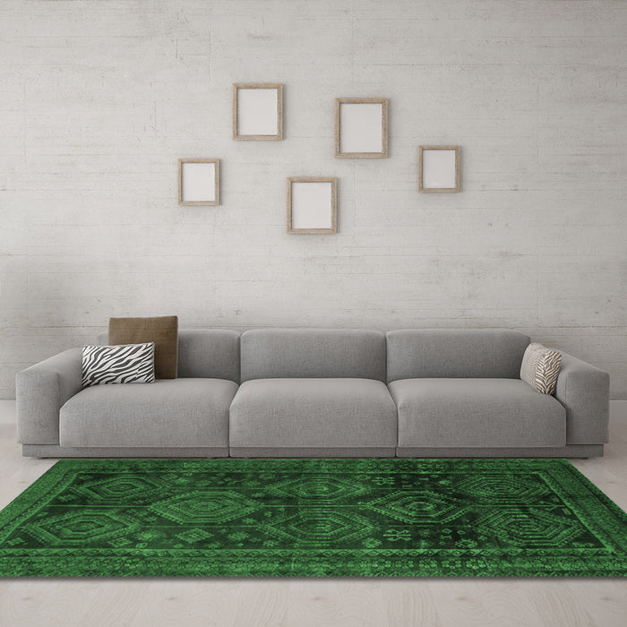 Machine Washable Persian Emerald Green Traditional Area Rugs in a Living Room,, wshtr2826emgrn