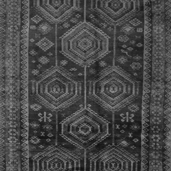 Serging Thickness of Machine Washable Persian Gray Traditional Rug, wshtr2826gry