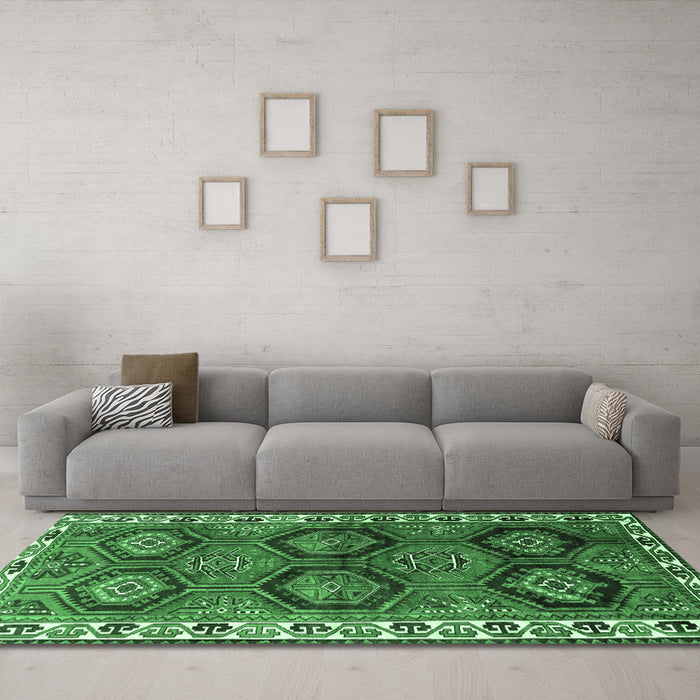 Machine Washable Persian Emerald Green Traditional Area Rugs in a Living Room,, wshtr2828emgrn