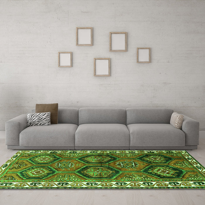 Machine Washable Persian Green Traditional Area Rugs in a Living Room,, wshtr2828grn