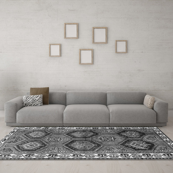 Machine Washable Persian Gray Traditional Rug in a Living Room,, wshtr2828gry