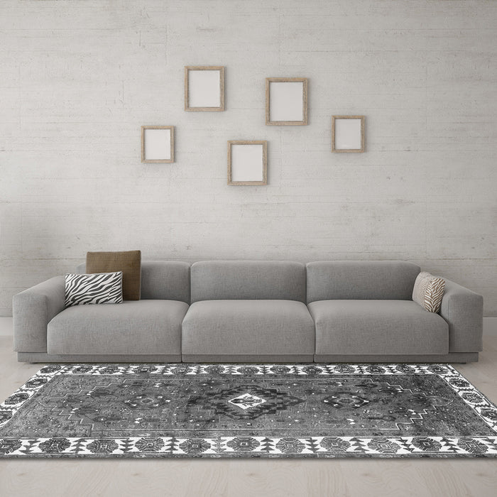 Machine Washable Persian Gray Traditional Rug in a Living Room,, wshtr2830gry