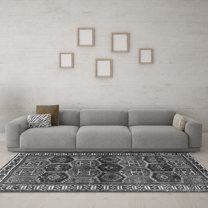 Machine Washable Persian Gray Traditional Rug in a Living Room,, wshtr2831gry