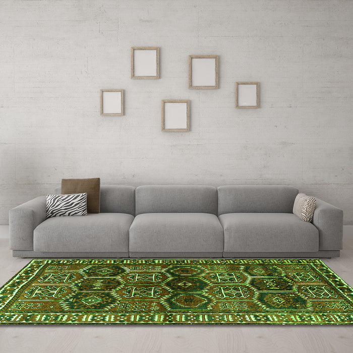 Machine Washable Persian Green Traditional Area Rugs in a Living Room,, wshtr2831grn