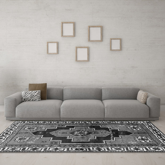 Machine Washable Persian Gray Traditional Rug in a Living Room,, wshtr2835gry