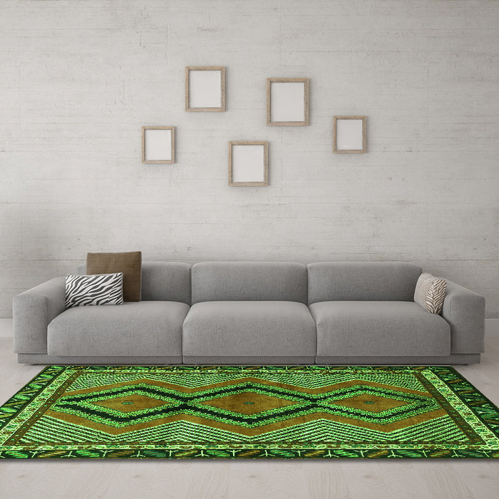 Machine Washable Persian Green Traditional Area Rugs in a Living Room,, wshtr2837grn