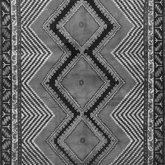 Serging Thickness of Machine Washable Persian Gray Traditional Rug, wshtr2837gry