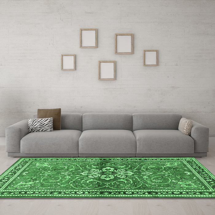 Machine Washable Persian Emerald Green Traditional Area Rugs in a Living Room,, wshtr2838emgrn