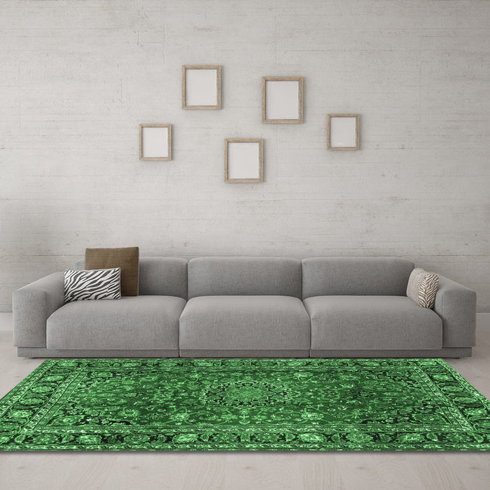 Machine Washable Persian Emerald Green Traditional Area Rugs in a Living Room,, wshtr2840emgrn
