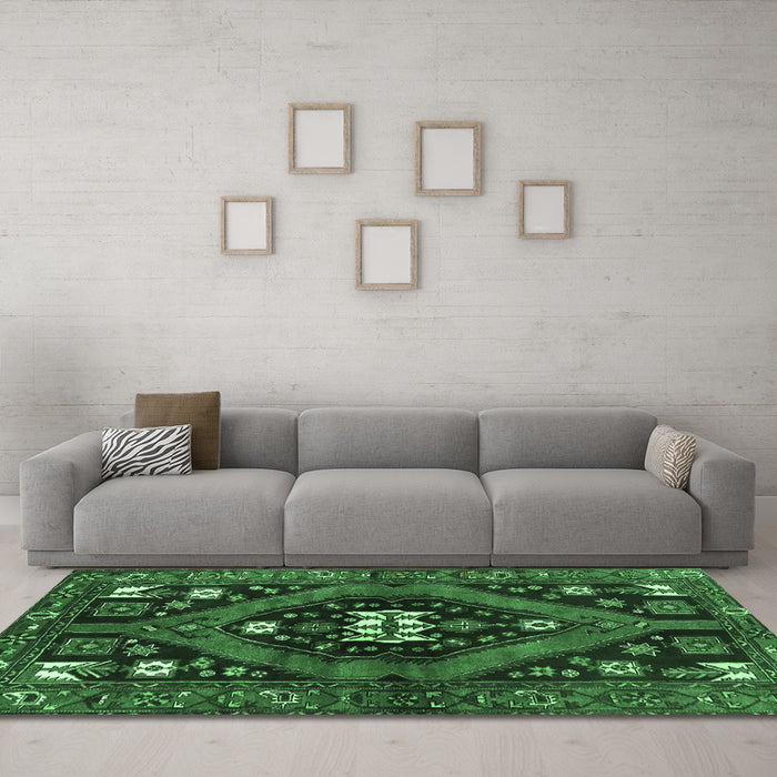 Machine Washable Persian Emerald Green Traditional Area Rugs in a Living Room,, wshtr2841emgrn
