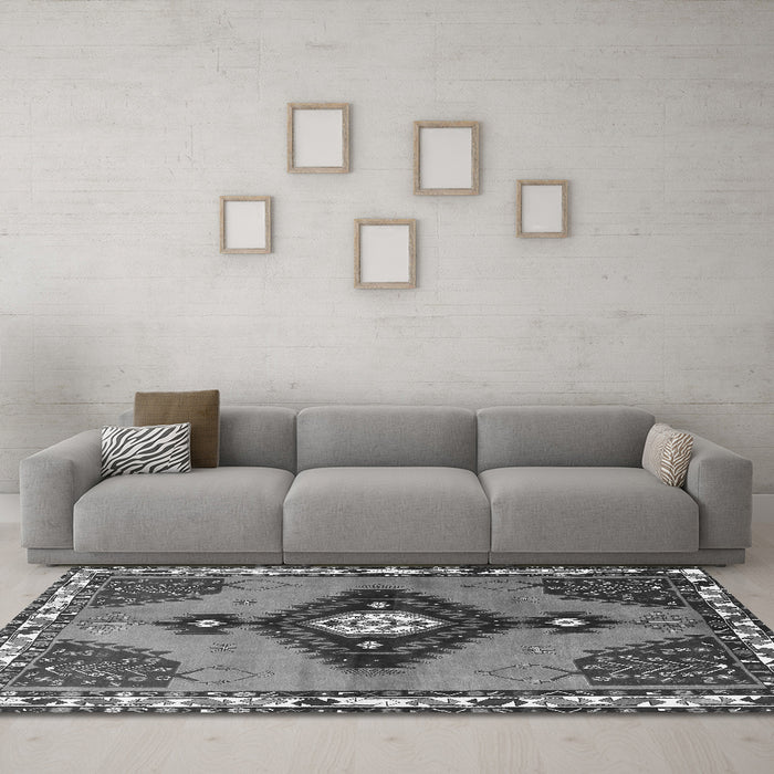 Machine Washable Persian Gray Traditional Rug in a Living Room,, wshtr2843gry