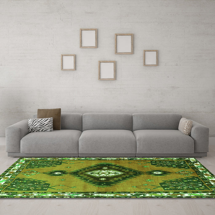 Machine Washable Persian Green Traditional Area Rugs in a Living Room,, wshtr2843grn