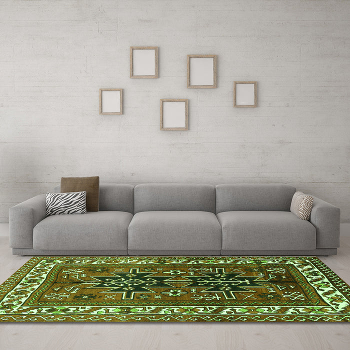 Machine Washable Persian Green Traditional Area Rugs in a Living Room,, wshtr2845grn