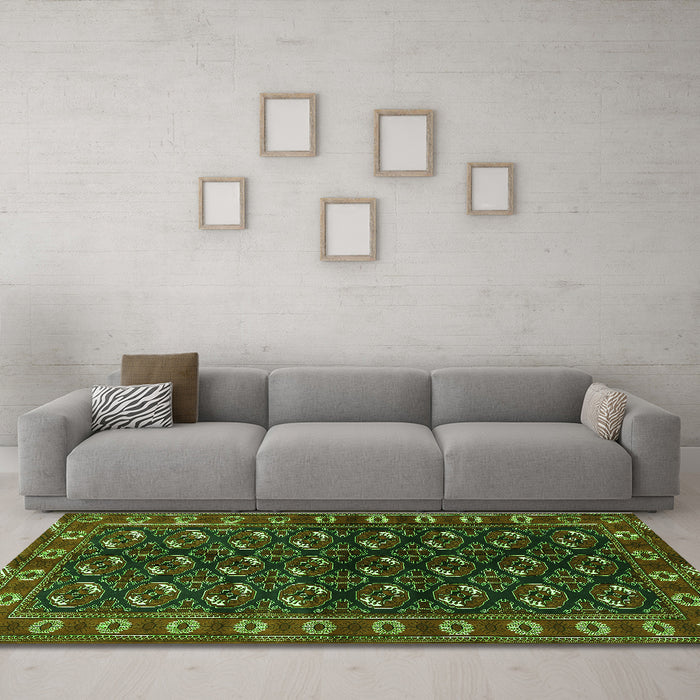 Machine Washable Persian Green Traditional Area Rugs in a Living Room,, wshtr2847grn