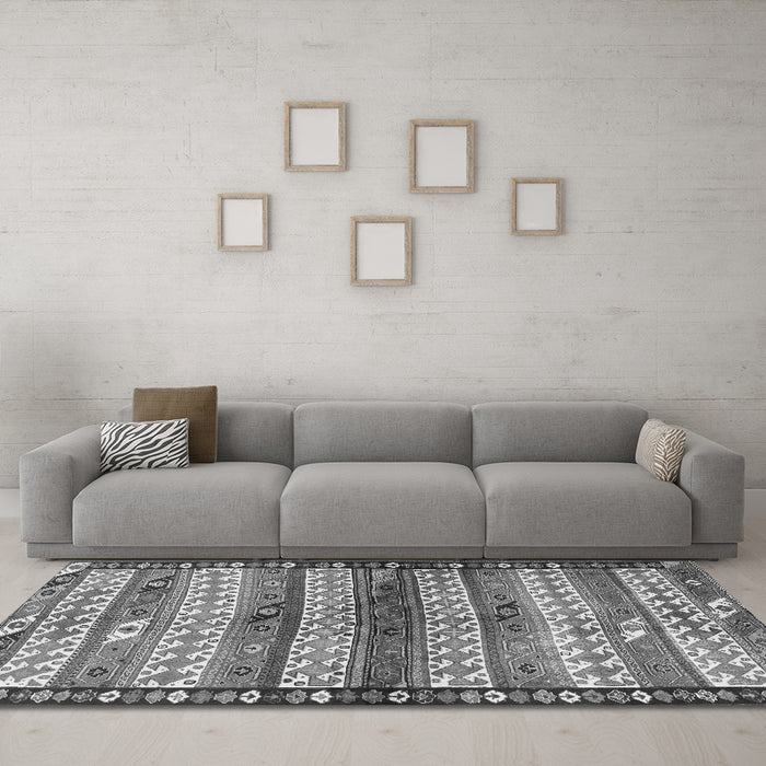 Machine Washable Southwestern Gray Country Rug in a Living Room,, wshtr2849gry