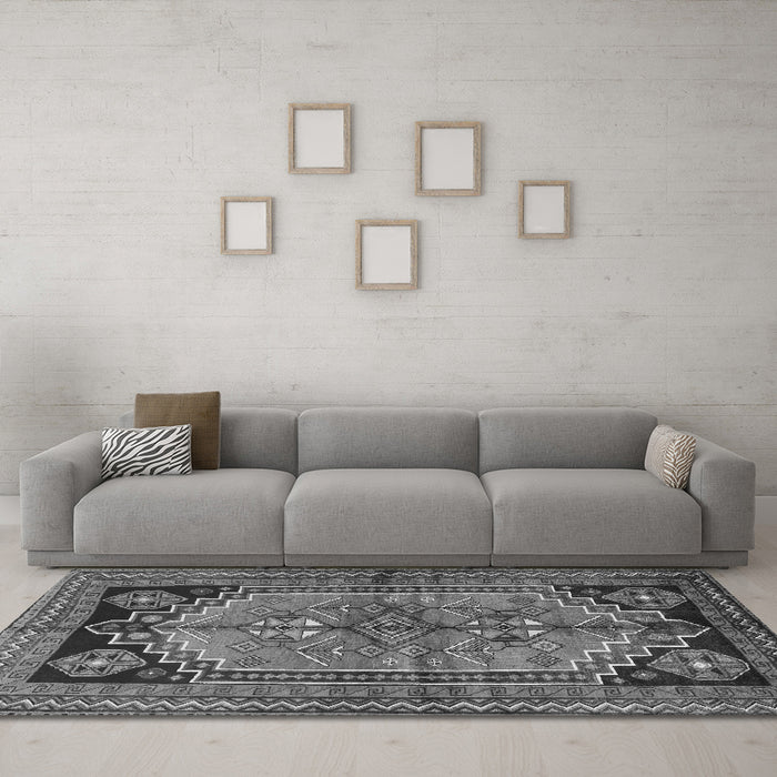 Machine Washable Persian Gray Traditional Rug in a Living Room,, wshtr2850gry