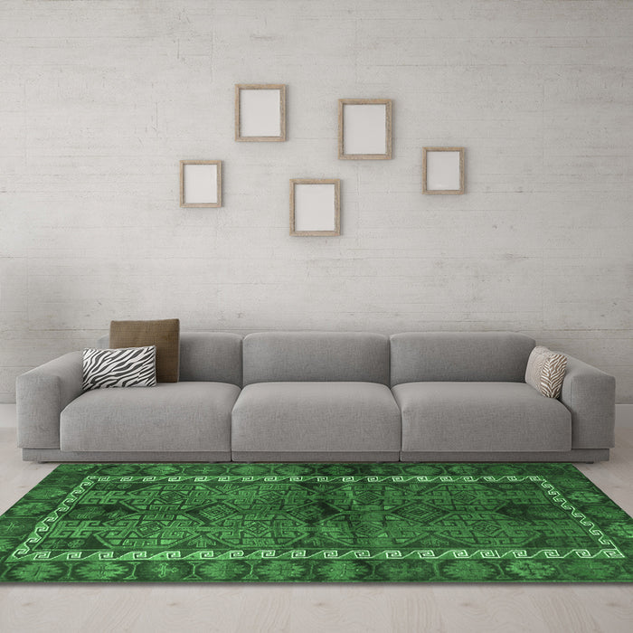 Machine Washable Persian Emerald Green Traditional Area Rugs in a Living Room,, wshtr2852emgrn