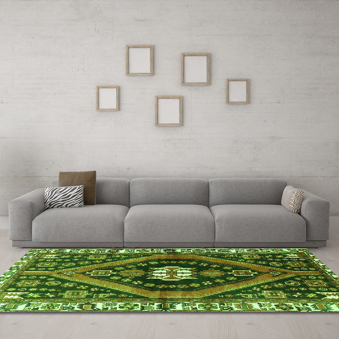 Machine Washable Persian Green Traditional Area Rugs in a Living Room,, wshtr2855grn