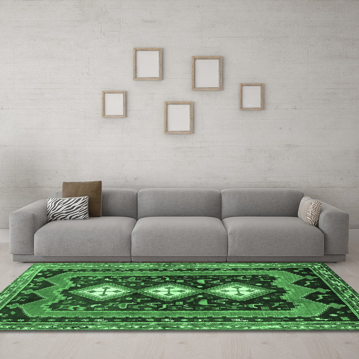Machine Washable Persian Emerald Green Traditional Area Rugs in a Living Room,, wshtr2856emgrn