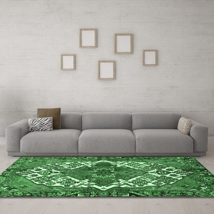 Machine Washable Persian Emerald Green Traditional Area Rugs in a Living Room,, wshtr2857emgrn