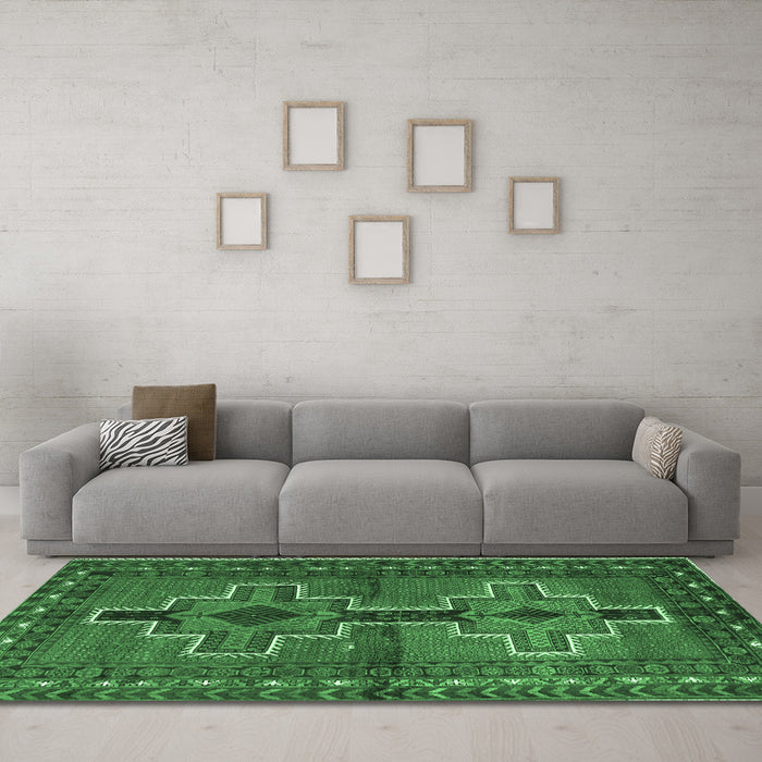 Machine Washable Persian Emerald Green Traditional Area Rugs in a Living Room,, wshtr2860emgrn