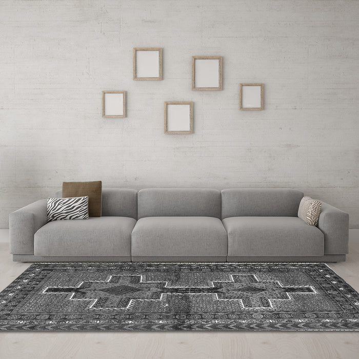 Machine Washable Persian Gray Traditional Rug in a Living Room,, wshtr2860gry