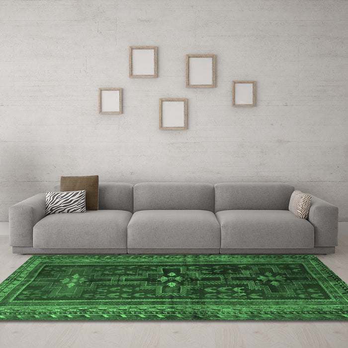 Machine Washable Persian Emerald Green Traditional Area Rugs in a Living Room,, wshtr2861emgrn