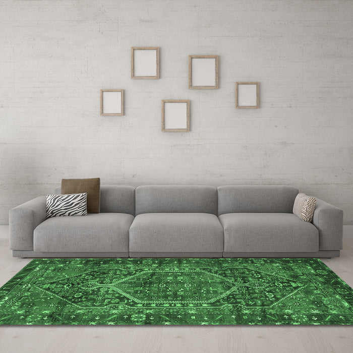 Machine Washable Persian Emerald Green Traditional Area Rugs in a Living Room,, wshtr2862emgrn