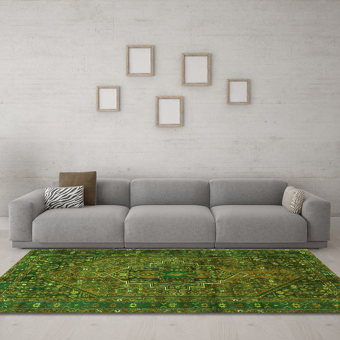 Machine Washable Persian Green Traditional Area Rugs in a Living Room,, wshtr2864grn