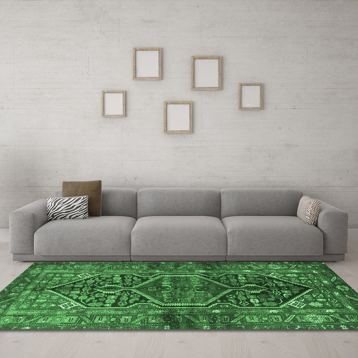 Machine Washable Persian Emerald Green Traditional Area Rugs in a Living Room,, wshtr2865emgrn