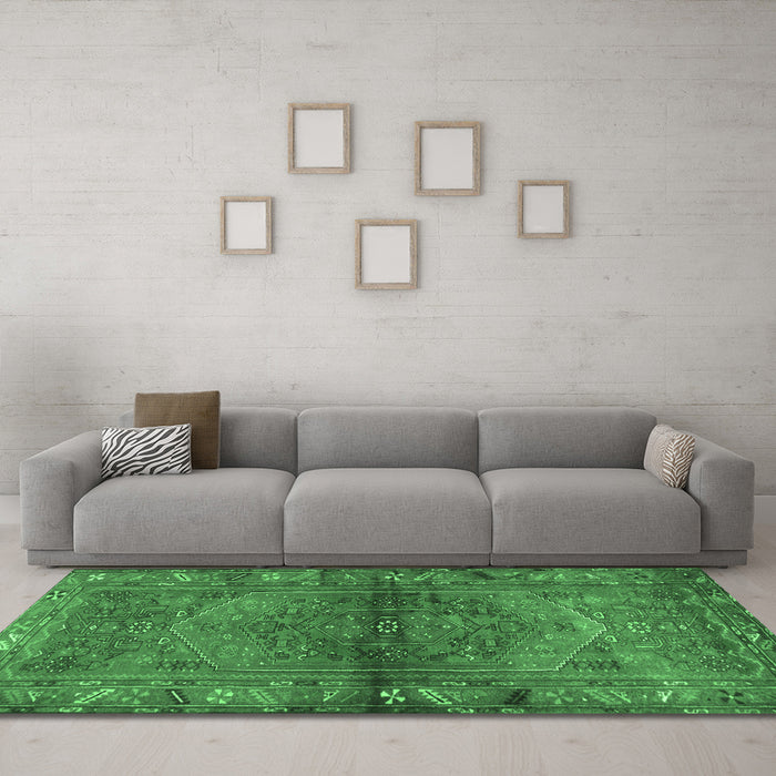Machine Washable Persian Emerald Green Traditional Area Rugs in a Living Room,, wshtr2867emgrn