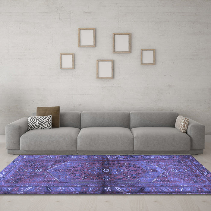 Machine Washable Persian Blue Traditional Rug in a Living Room, wshtr2867blu
