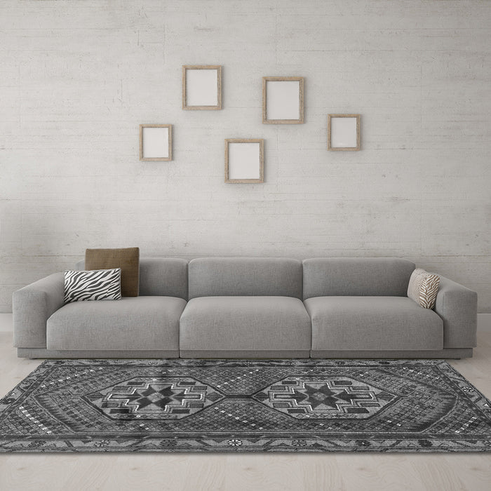 Machine Washable Persian Gray Traditional Rug in a Living Room,, wshtr2870gry