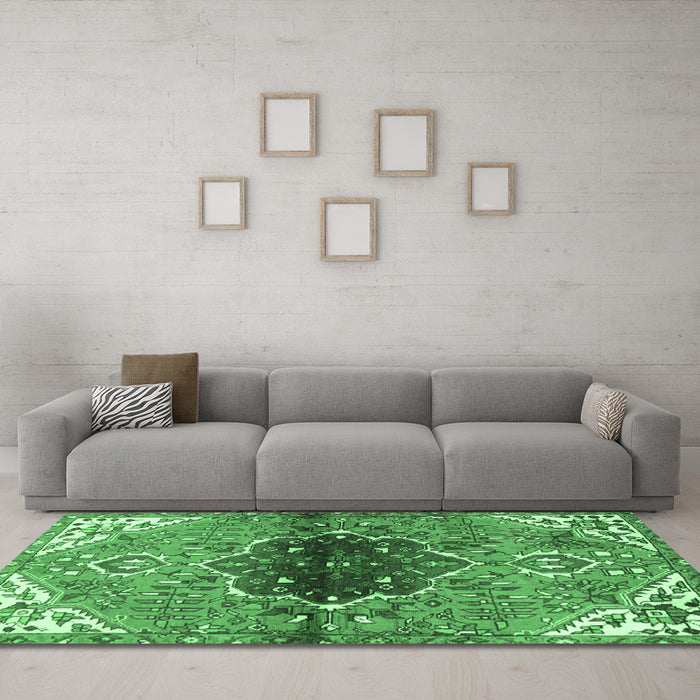 Machine Washable Persian Emerald Green Traditional Area Rugs in a Living Room,, wshtr2871emgrn
