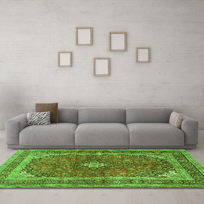 Machine Washable Medallion Green Traditional Area Rugs in a Living Room,, wshtr2874grn