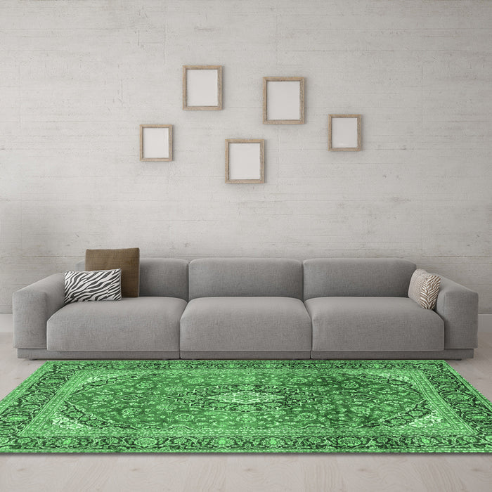 Machine Washable Medallion Emerald Green Traditional Area Rugs in a Living Room,, wshtr2876emgrn
