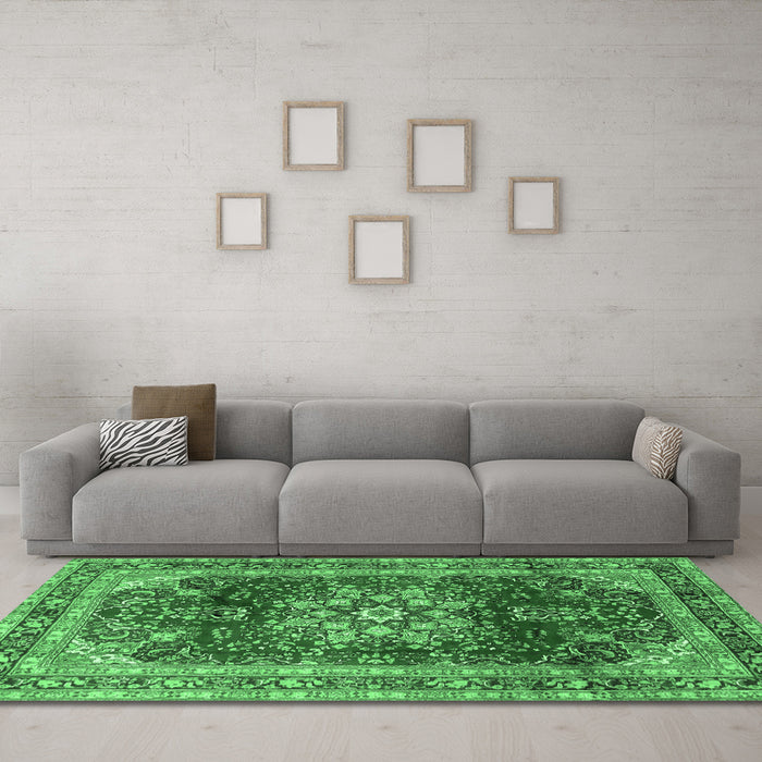 Machine Washable Persian Emerald Green Traditional Area Rugs in a Living Room,, wshtr2877emgrn