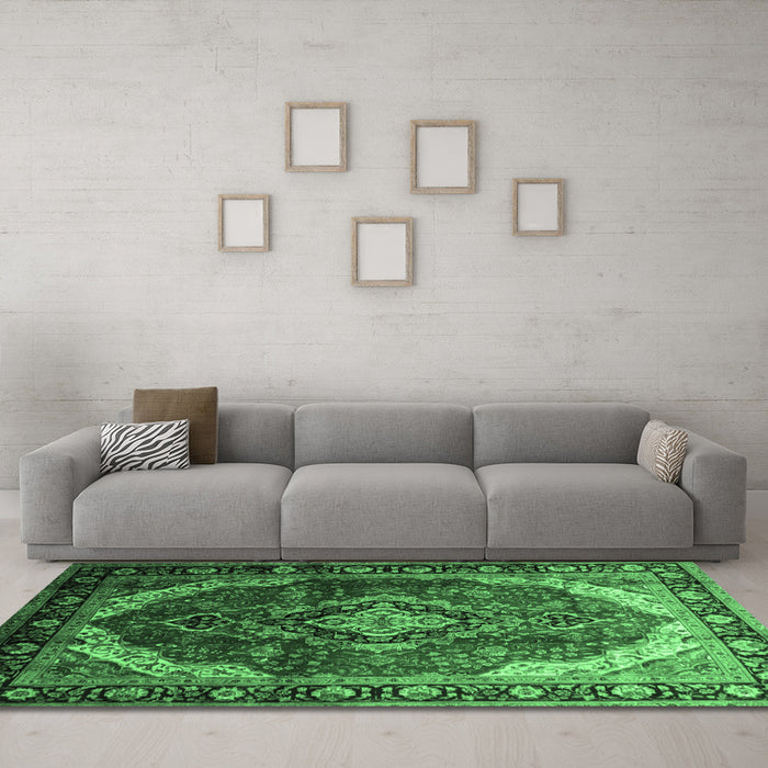 Machine Washable Persian Emerald Green Traditional Area Rugs in a Living Room,, wshtr287emgrn