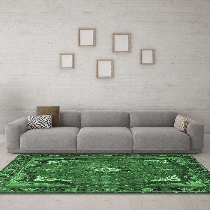 Machine Washable Persian Emerald Green Traditional Area Rugs in a Living Room,, wshtr2882emgrn