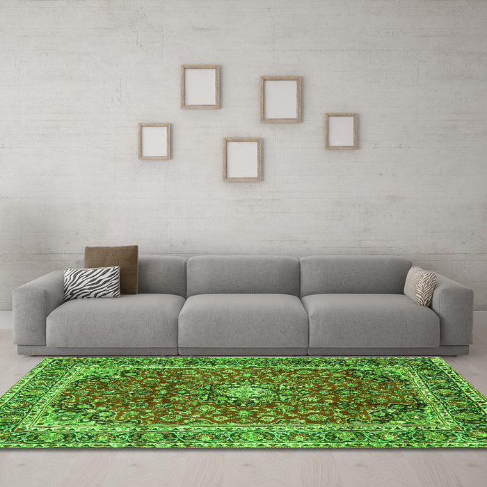 Machine Washable Persian Green Traditional Area Rugs in a Living Room,, wshtr2885grn
