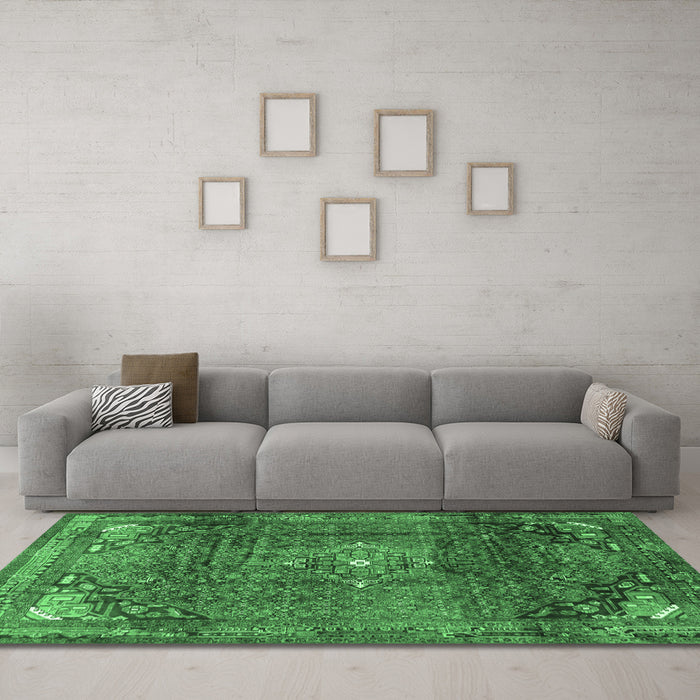 Machine Washable Persian Emerald Green Traditional Area Rugs in a Living Room,, wshtr2886emgrn