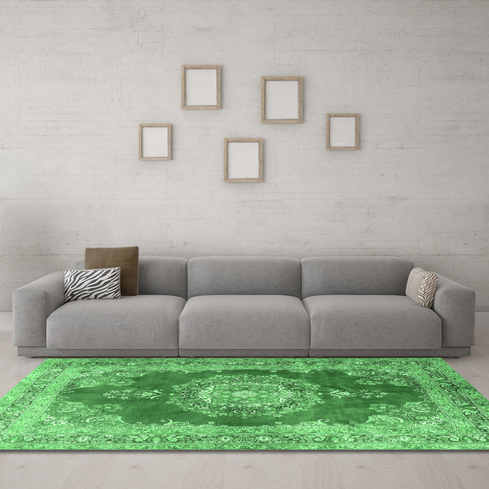 Machine Washable Medallion Emerald Green Traditional Area Rugs in a Living Room,, wshtr2887emgrn