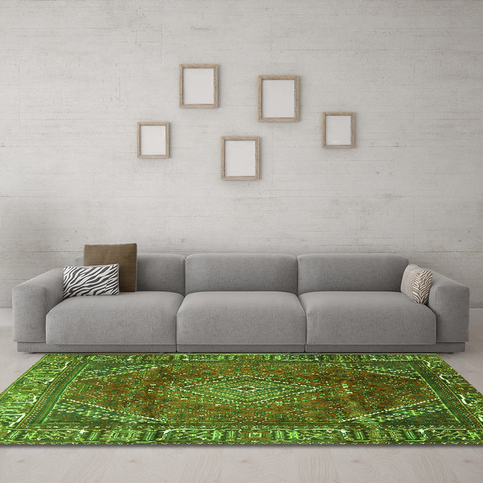 Machine Washable Persian Green Traditional Area Rugs in a Living Room,, wshtr2888grn