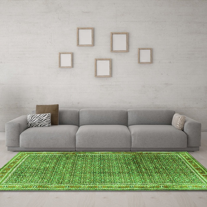 Machine Washable Persian Green Traditional Area Rugs in a Living Room,, wshtr2889grn