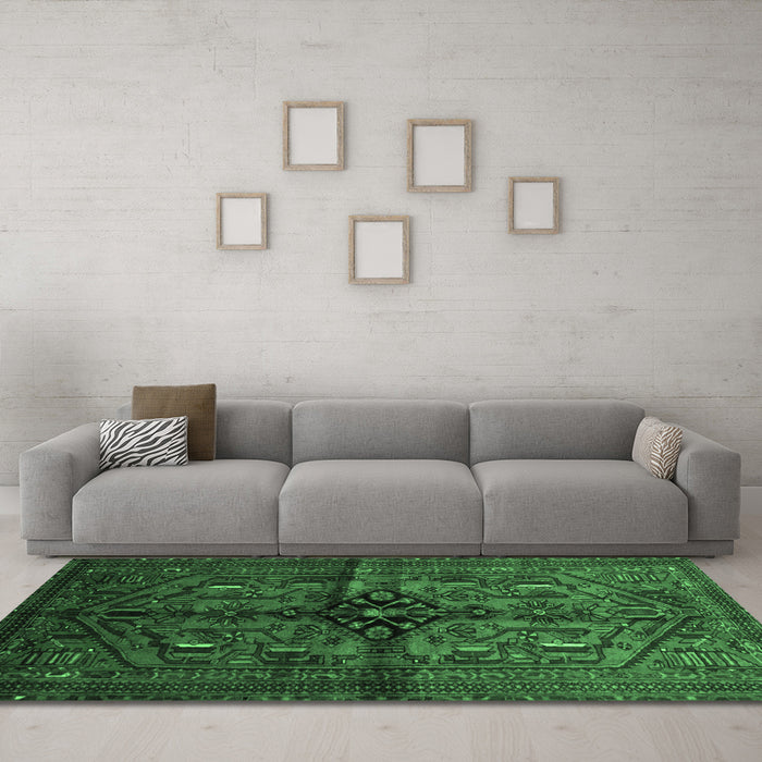 Machine Washable Persian Emerald Green Traditional Area Rugs in a Living Room,, wshtr288emgrn