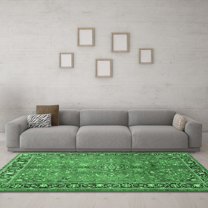 Machine Washable Persian Emerald Green Traditional Area Rugs in a Living Room,, wshtr2890emgrn
