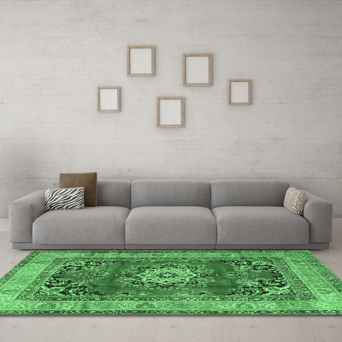 Machine Washable Medallion Emerald Green Traditional Area Rugs in a Living Room,, wshtr2892emgrn