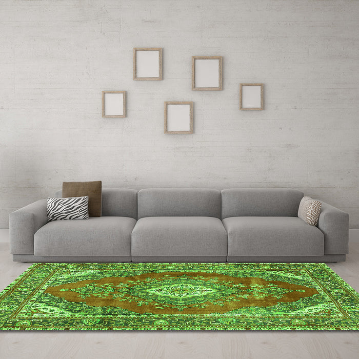 Machine Washable Medallion Green Traditional Area Rugs in a Living Room,, wshtr2893grn